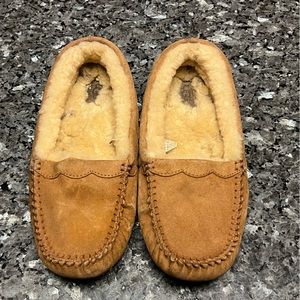 UGG Women’s Chestnut Limited Edition Scalloped Edge Moccasins
